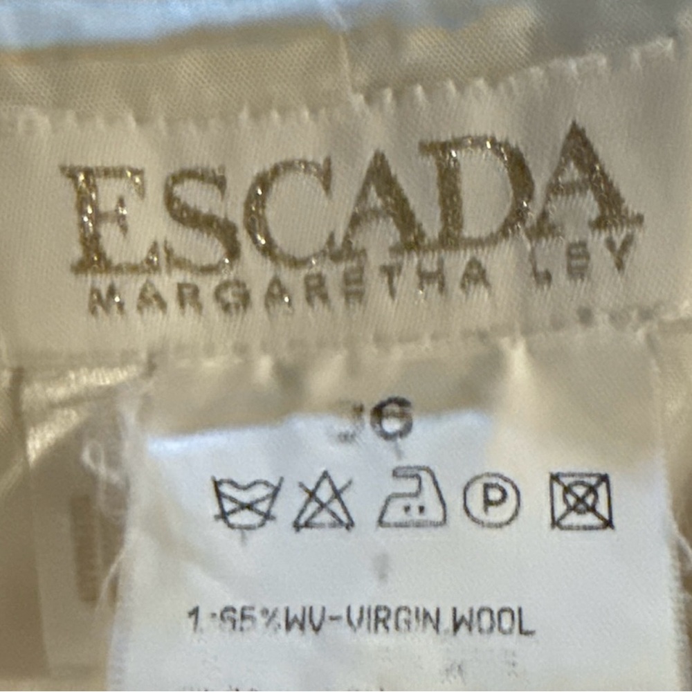 Escada Cream Floral Embroidered Blazer - Picture 6 of 6